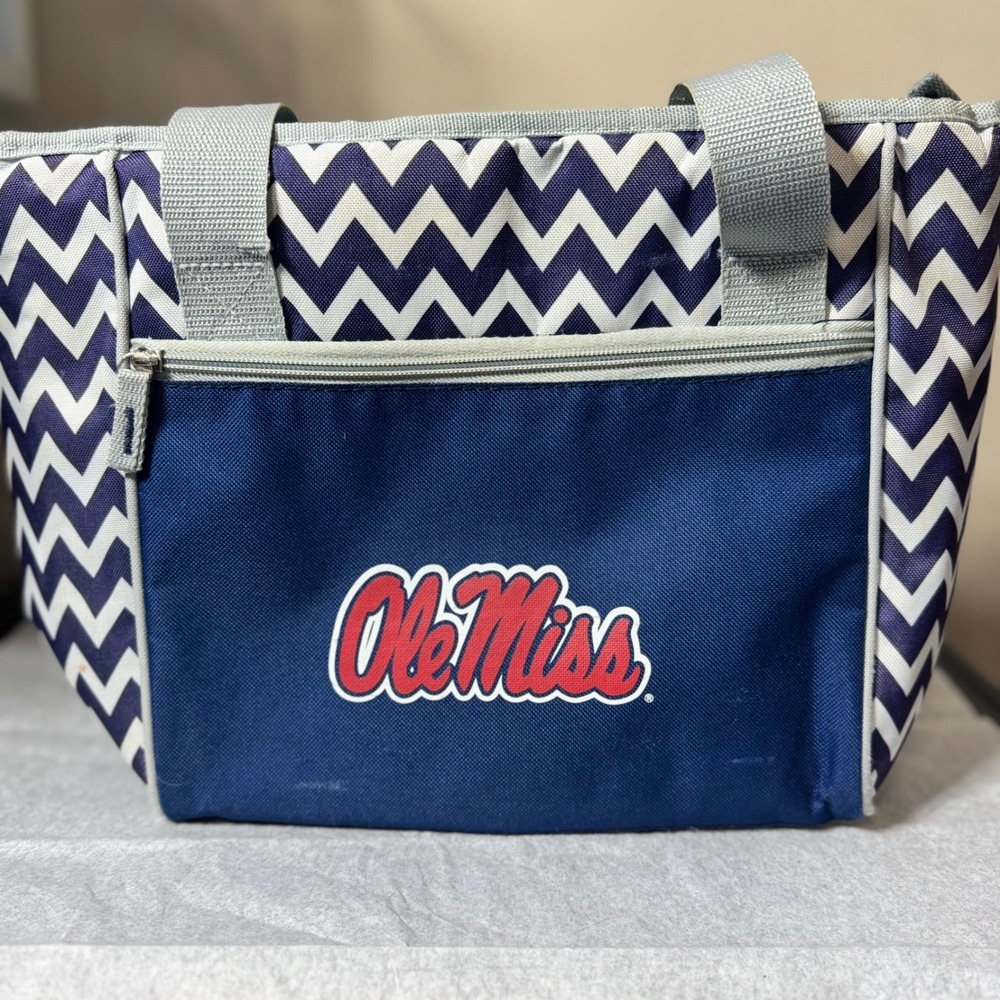Logo Ole Miss Rebels Insulated Lunch Tote Bag Navy White Chevron Cooler‎ Zipper